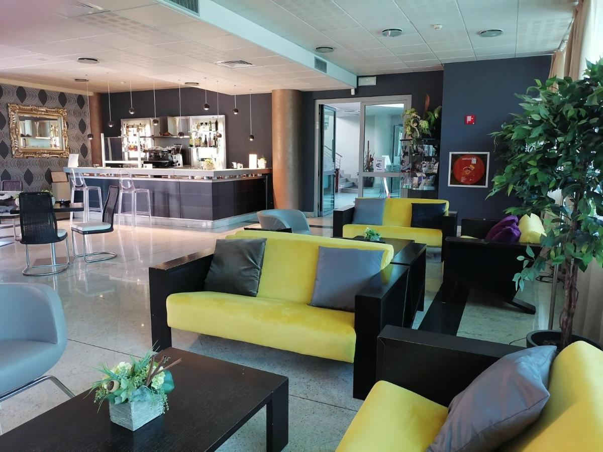 Hotel Parisi Никелино Экстерьер фото
