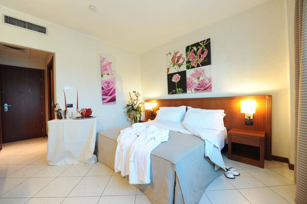 Hotel Parisi Никелино Экстерьер фото