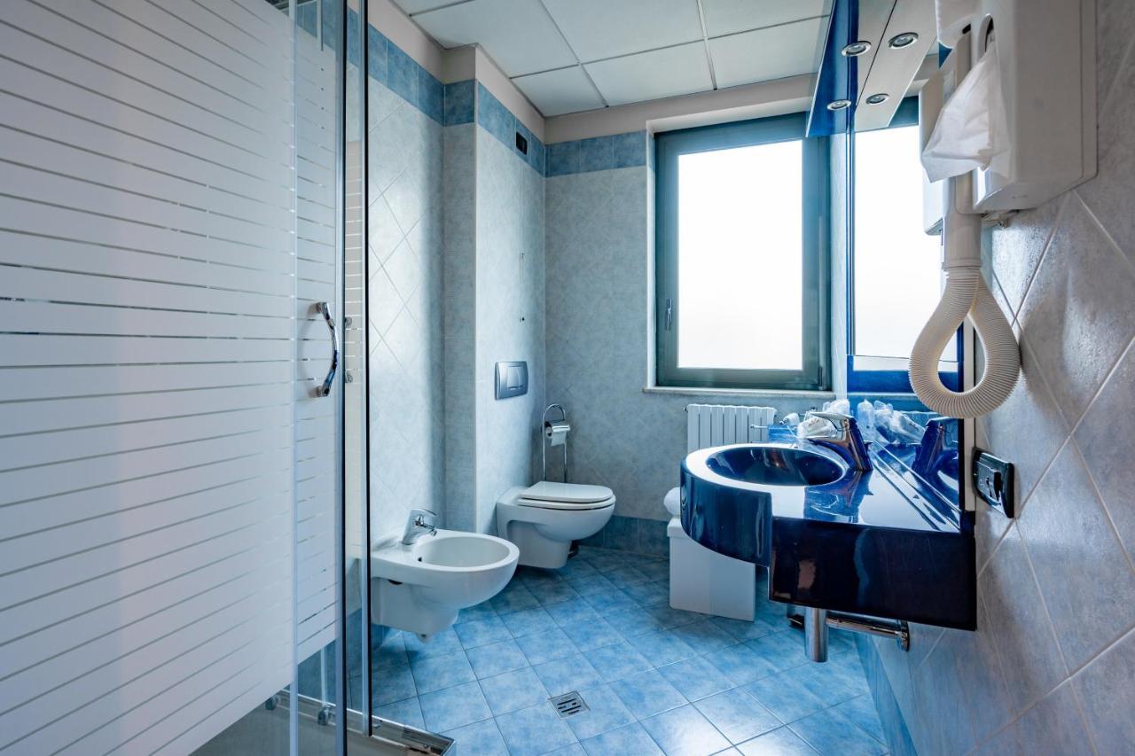 Hotel Parisi Никелино Экстерьер фото