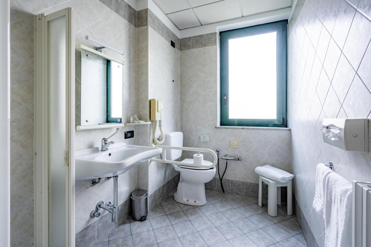 Hotel Parisi Никелино Экстерьер фото