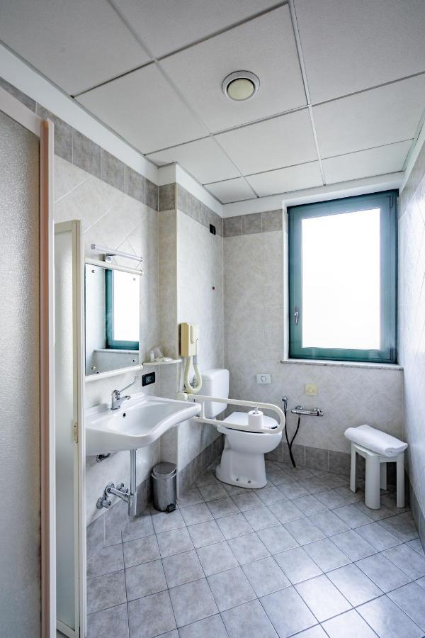 Hotel Parisi Никелино Экстерьер фото